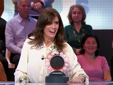 El pique entre Elia Galera y Santiago Segura va a más en Pasapalabra: “¡He ganado yo!” El pique entre Elia Galera y Santiago Segura va a más en Pasapalabra: “¡He ganado yo!”