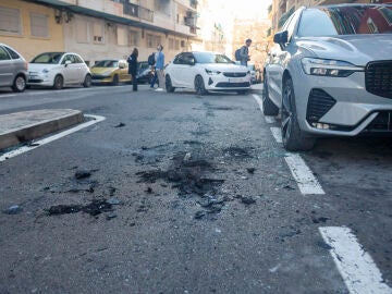 Un testigo apunta a un tiroteo en la calle y una bala desviada como el motivo que mat&oacute; al hombre asomado a su balc&oacute;n en Alicante