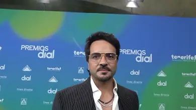 Luis Fonsi desvela el curioso apodo con el que llama a Julio Iglesias Luis Fonsi desvela el curioso apodo con el que llama a Julio Iglesias