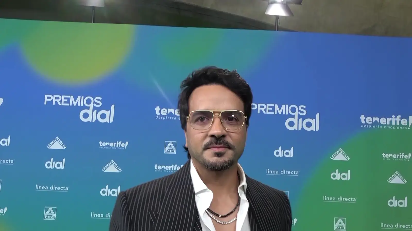 Luis Fonsi desvela el curioso apodo con el que llama a Julio Iglesias