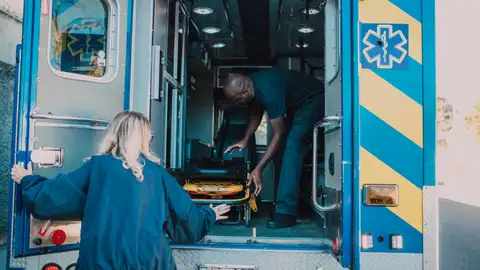 Una ambulancia Una ambulancia