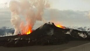 Erupci&oacute;n del volc&aacute;n Eyjafjallajokull en Islandia