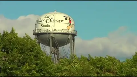 Disney hace oficial la compra de Fox Disney hace oficial la compra de Fox