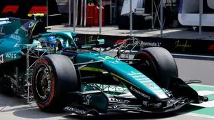 Alonso con el Aston Martin en el circuito de Shanghái Alonso con el Aston Martin en el circuito de Shanghái