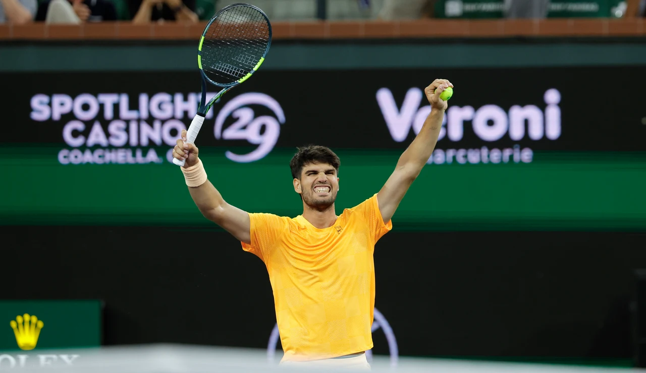 Carlos Alcaraz celebra su victoria ante Cameron Norrie en Indian Wells