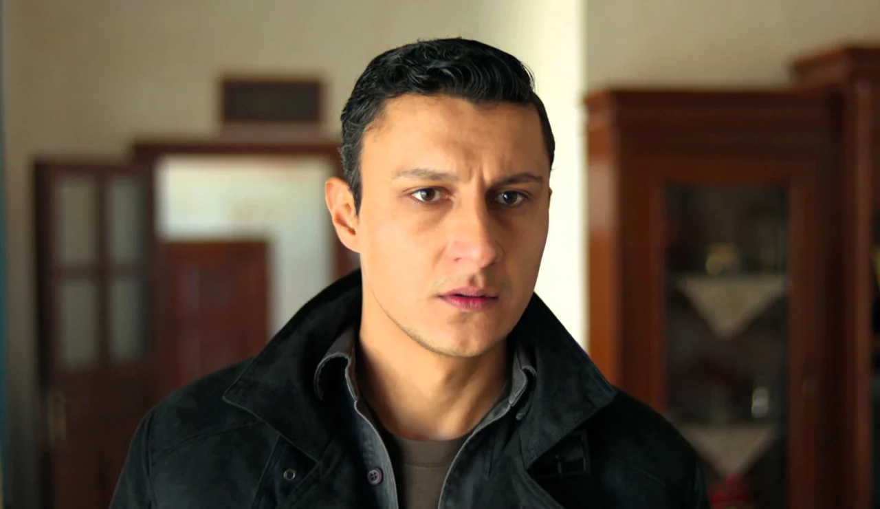 “Lleva la sangre del demonio”: Sadakat echa a Sahin a gritos y rompe la familia