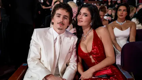 Kylie Jenner y Timotheé Chalamet durante los Oscar Kylie Jenner y Timotheé Chalamet durante los Oscar