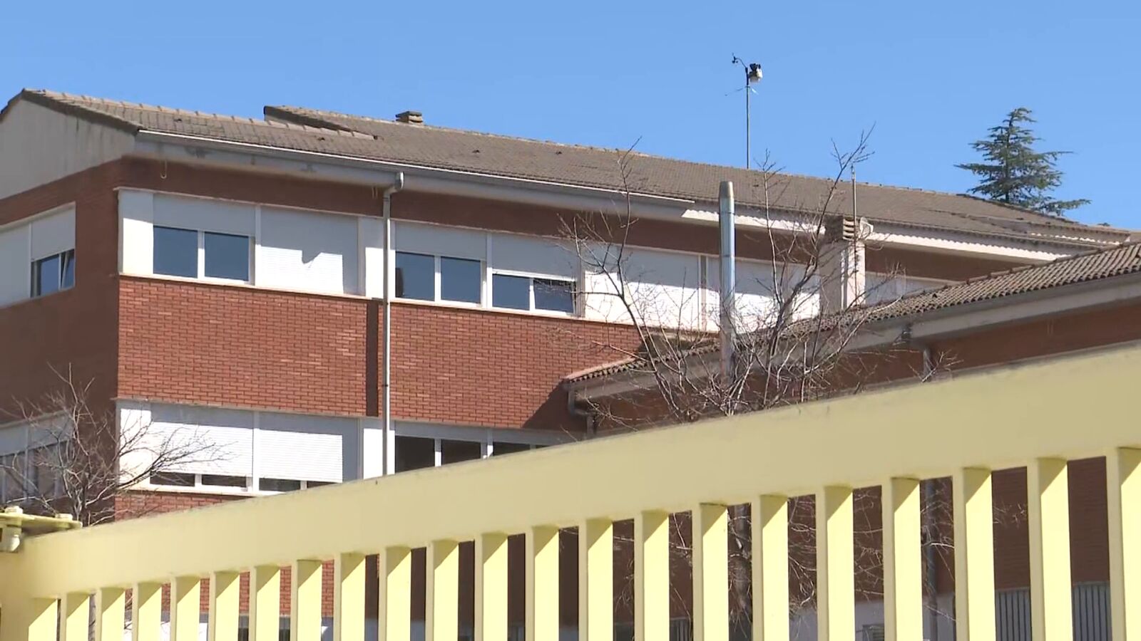 Una madre y su hijo golpean y arrancan un trozo de oreja a un profesor en Alicante