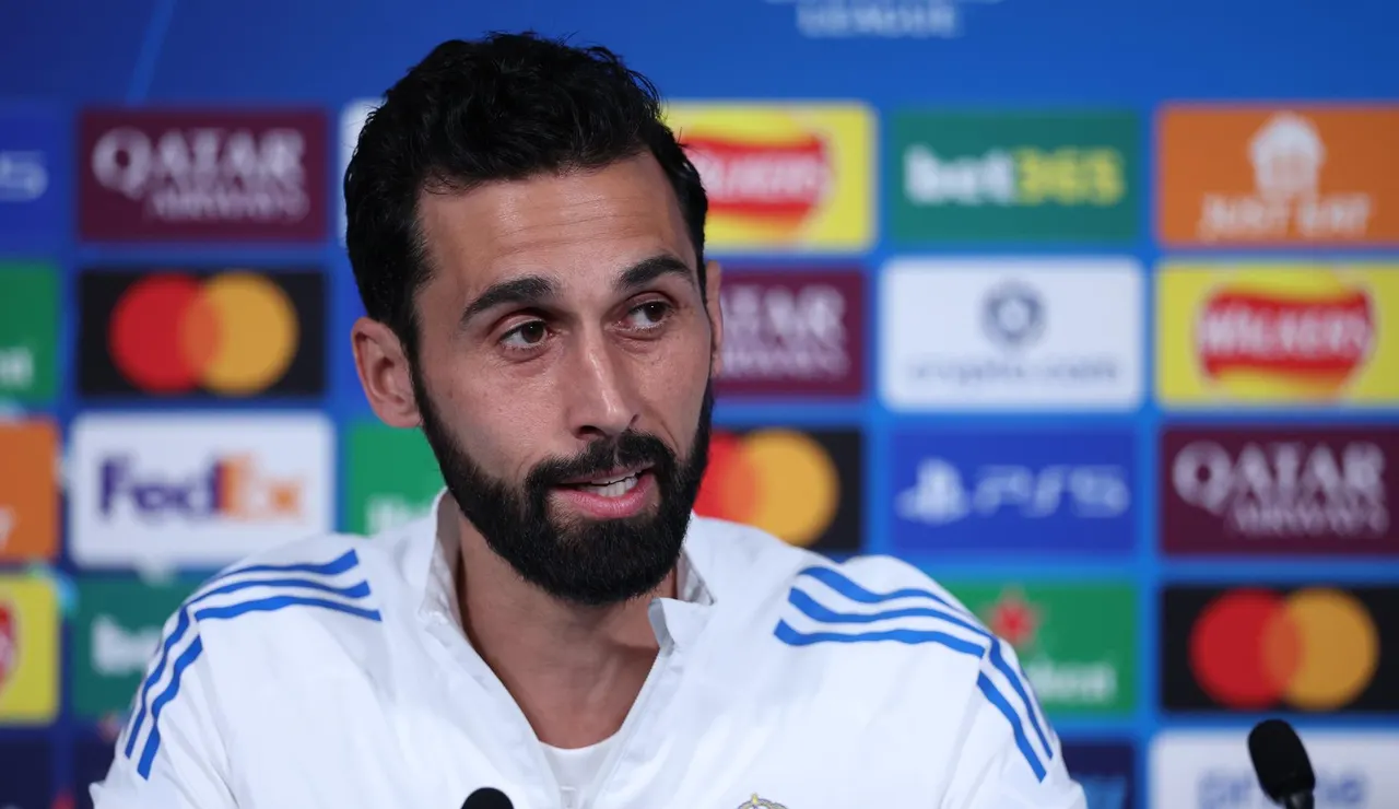 Arbeloa atiende a los medios de comunicación en Mánchester