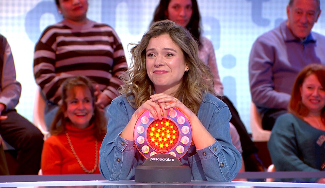 Clara Garrido presume de &lsquo;Maneras de vivir&rsquo; y debuta en La Pista con victoria