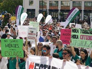 Los m&eacute;dicos inician este lunes su segunda semana de huelga para reclamar un Estatuto Marco propio