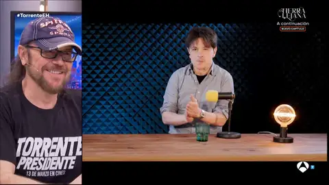 "No puedo criticarte ni en broma": Juan Carlos Ortega le dedica un inolvidable sketch a Santiago Segura "No puedo criticarte ni en broma": Juan Carlos Ortega le dedica un inolvidable sketch a Santiago Segura