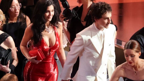 Kylie Jenner y Timotheé Chalamet de la mano en los Oscar
