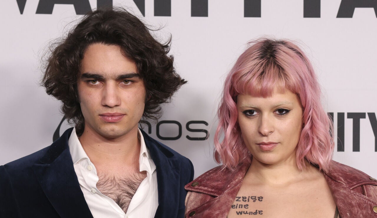 Nicol&aacute;s Martos y Dora Postigo, en la fiesta de Vanity Fair en M&aacute;laga