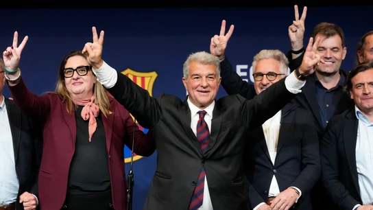 Joan Laporta celebra la victoria en las elecciones del Barcelona Joan Laporta celebra la victoria en las elecciones del Barcelona
