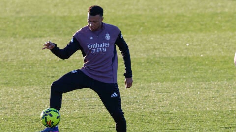 Kylian Mbapp&eacute;, en un entrenamiento con el Real Madrid