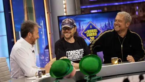 Santiago Segura y el Monaguillo juegan a adivinar la película con Trancas y Barrancas Santiago Segura y el Monaguillo juegan a adivinar la película con Trancas y Barrancas