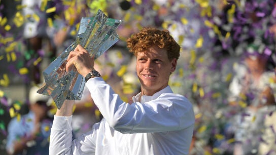 Jannik Sinner levanta el t&iacute;tulo de Indian Wells