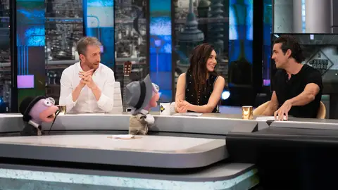 ¿Quién es el impostor? Mario Casas y Mariela Garriga demuestran sus habilidades como detectives ¿Quién es el impostor? Mario Casas y Mariela Garriga demuestran sus habilidades como detectives