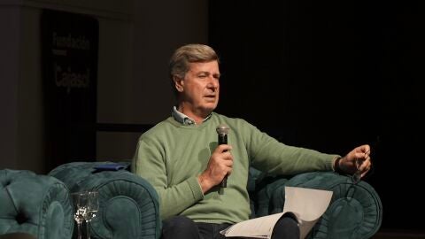 Cayetano Martínez de Irujo en el acto inaugural de las conferencias en honor al centenario del nacimiento de su madre