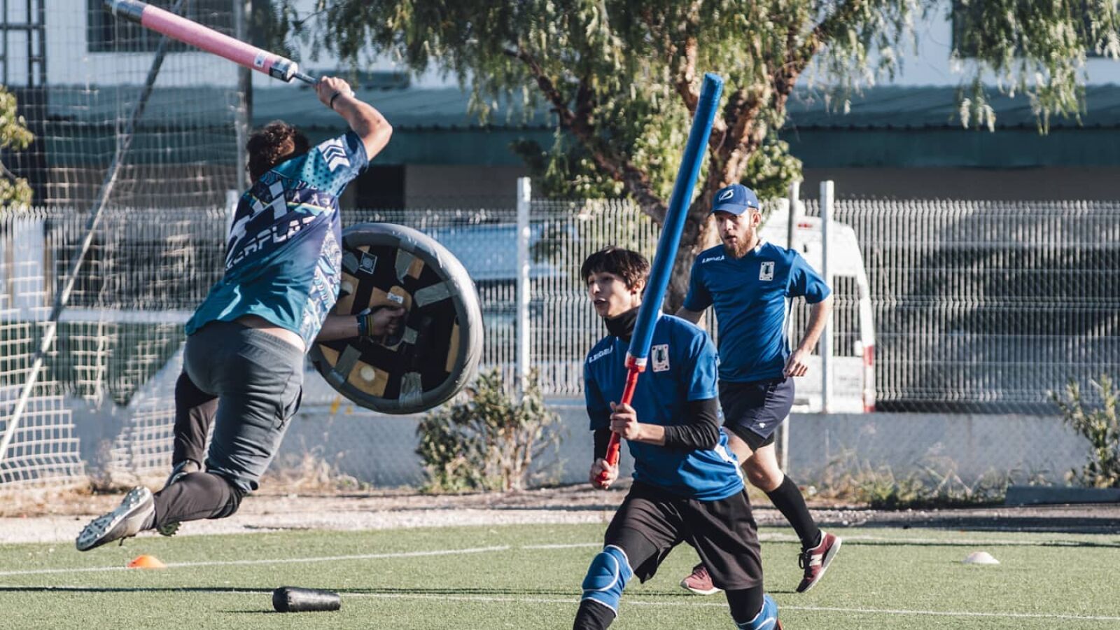 Así es el 'jugger', el deporte alternativo que combina rugby y esgrima 