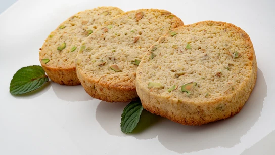 Galletas caseras de mantequilla con pistachos, de Karlos Arguiñano: "¡Más fácil, imposible!" Galletas caseras de mantequilla con pistachos, de Karlos Arguiñano: "¡Más fácil, imposible!"