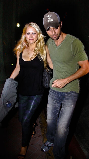 Enrique Iglesias y Anna Kournikova en 2010