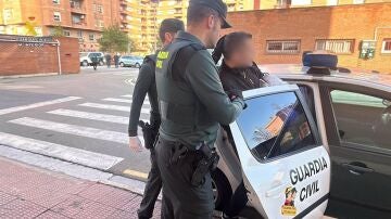 La Guardia Civil detiene en La Rioja un var&oacute;n por violencia de g&eacute;nero, tras arrojarse su pareja por una ventana