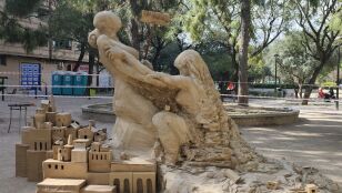 La falla 'No olvidar la dana' plantada por el Centro de Voluntariado La Cantina