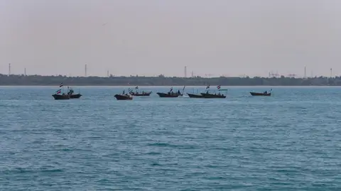 Imagen de barcos en el estrecho de Ormuz Imagen de barcos en el estrecho de Ormuz