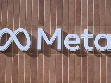 FILED - 03 March 2026, Spain, Barcelona: The logo of Facebook parent company Meta is attached to the trade fair stand with which Meta is advertising at the Mobile World Congress. Photo: Wolf von Dewitz/dpa03/03/2026 ONLY FOR USE IN SPAIN