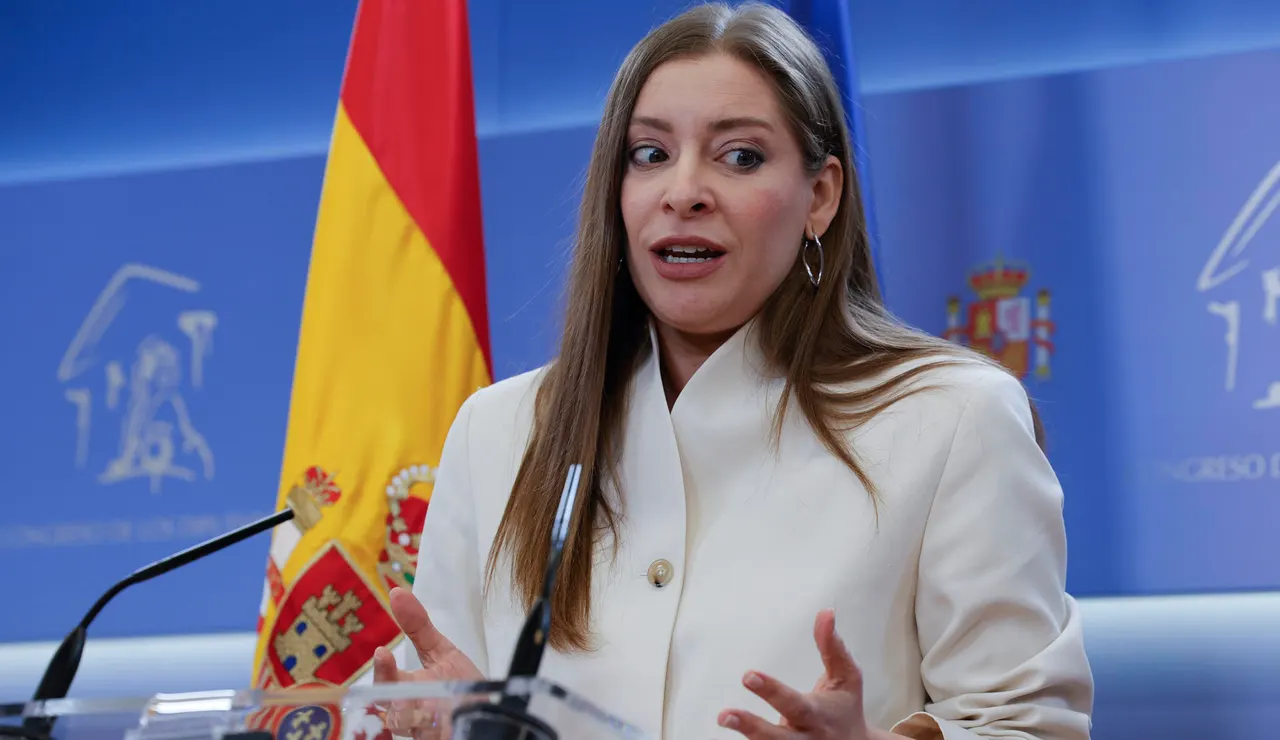 La portavoz del Partido Popular (PP), Ester Muñoz