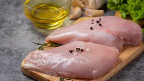 Pechugas de pollo crudas Pechugas de pollo crudas