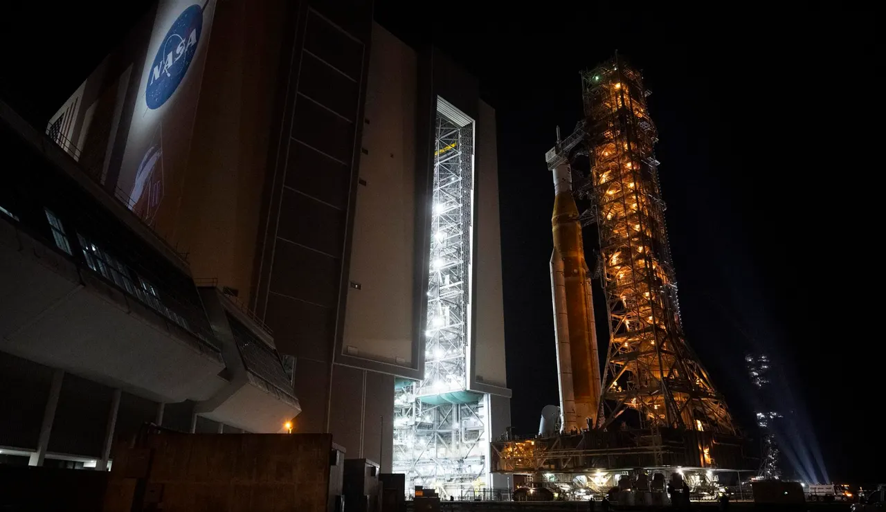 Cohete de la misión Artemis II