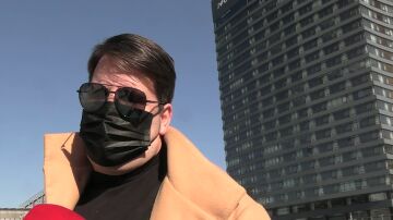 Lucas hablando con la prensa