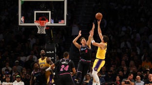 Luka Doncic, en acci&oacute;n ante los Miami Heat