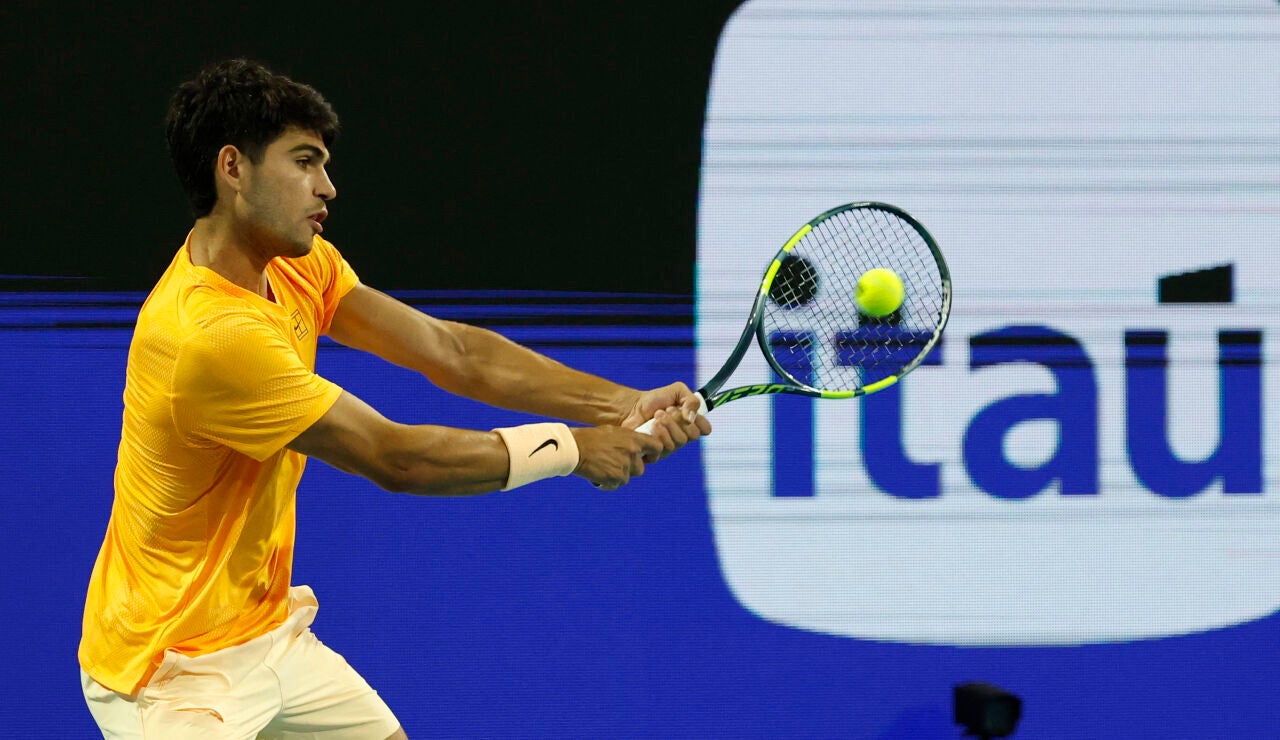 Alcaraz durante el partido ante Fonseca en Miami