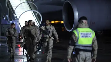Llegada de los militares a la base de Torrejón de Ardoz Llegada de los militares a la base de Torrejón de Ardoz