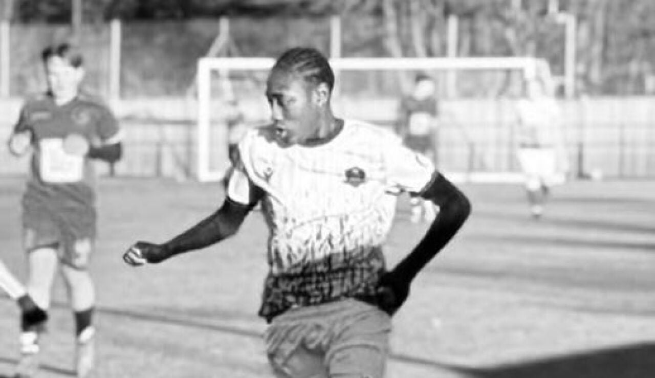 Tommy-Ballie Dean, futbolista fallecido