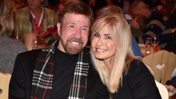 Chuck Norris y Gena O'Kelley en 2019