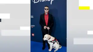 Serafín Zubiri con su perro guía Serafín Zubiri con su perro guía