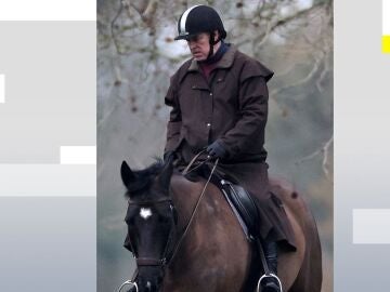 El expr&iacute;ncipe Andr&eacute;s montando a caballo