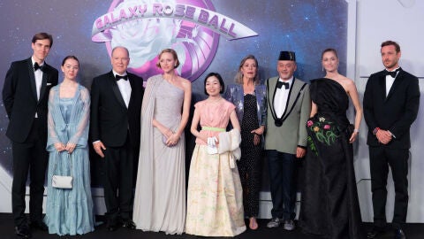 La familia Grimaldi en el Baile de la Rosa 2026