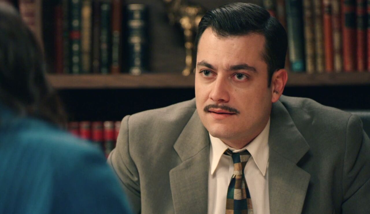 Tasio vuelve a acercarse a Paula mientras su matrimonio se tambalea