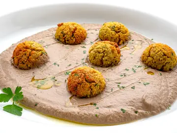 Falafel con crema de setas Falafel con crema de setas