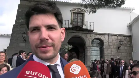 Diego Matamoros hablando con la prensa Diego Matamoros hablando con la prensa