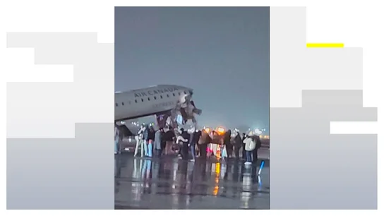 Avión estrellado contra un camión de bomberos en Nueva York Avión estrellado contra un camión de bomberos en Nueva York