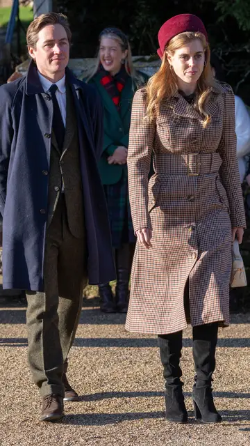 Beatriz de York y su marido en la misa de Navidad Beatriz de York y su marido en la misa de Navidad