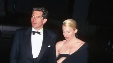 JFK Jr. y Carolyn Bessette JFK Jr. y Carolyn Bessette