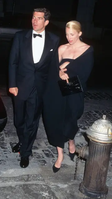 JFK Jr. y Carolyn Bessette JFK Jr. y Carolyn Bessette